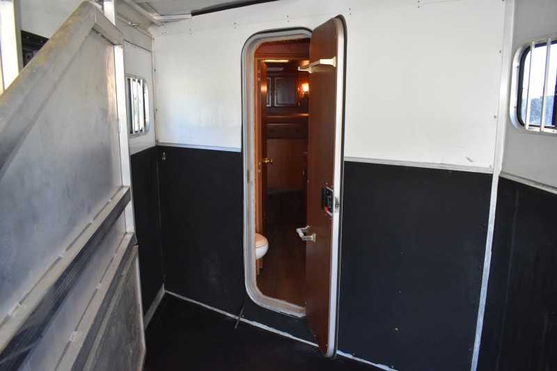 2006 Exiss 7407LQ 4 Horse Trailer with 7′ Short Wall - Image 28