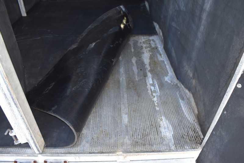 2006 Exiss 7407LQ 4 Horse Trailer with 7′ Short Wall - Image 23