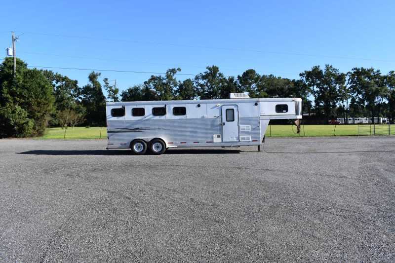 2006 Exiss 7407LQ 4 Horse Trailer with 7′ Short Wall - Image 2