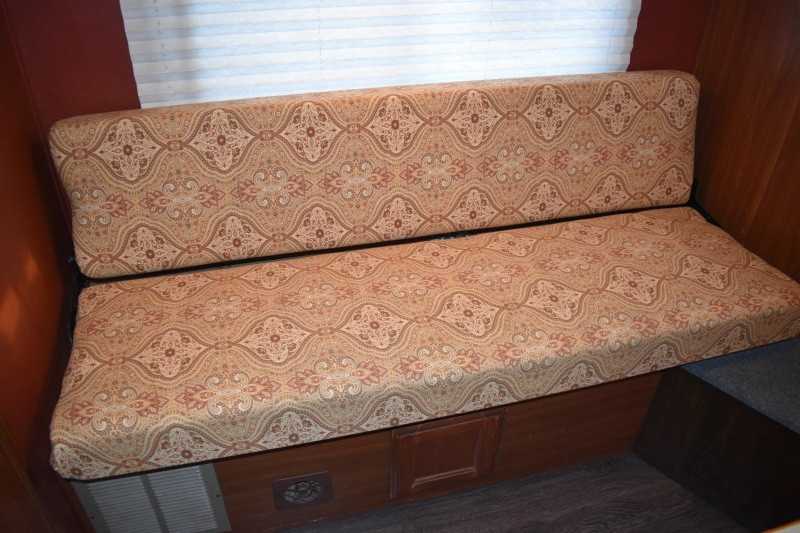 2006 Exiss 7407LQ 4 Horse Trailer with 7′ Short Wall - Image 13
