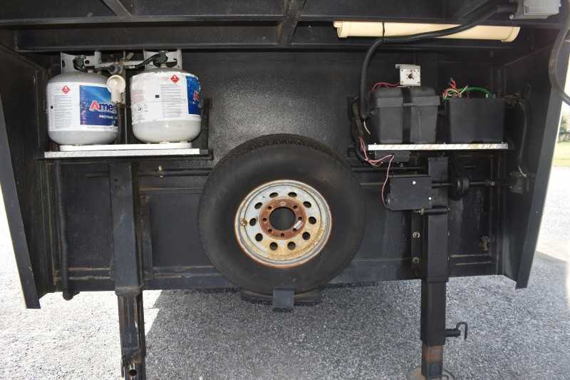 2007 American Spirit 8308LQ 3 Horse Trailer with 8′ Short Wall - Image 6