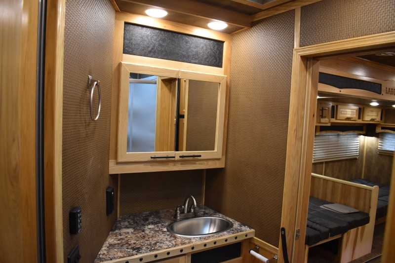 2021 Lakota Bighorn 8418GLQUG 4 Horse Trailer with 18′ Short Wall - Image 15