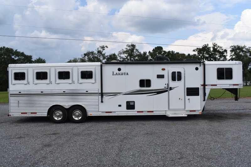 2013 Lakota Charger 8411LQ 4 Horse Trailer with 13′ Short Wall - Image 2