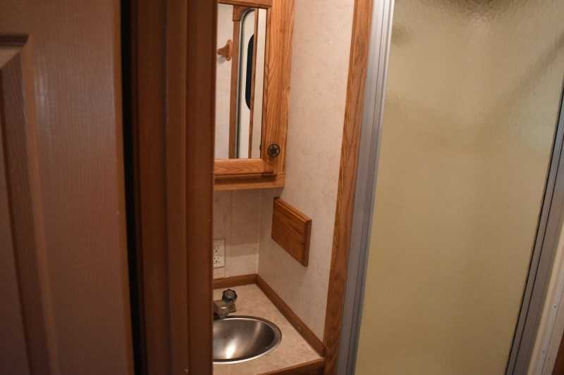 2007 American Spirit 8410GLQ 4 Horse Trailer with 10′ Short Wall - Image 24
