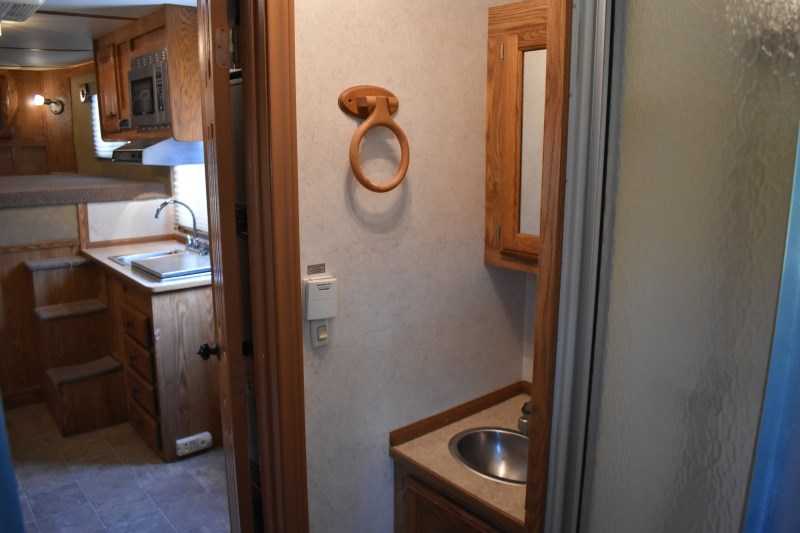 2007 American Spirit 8410GLQ 4 Horse Trailer with 10′ Short Wall - Image 26