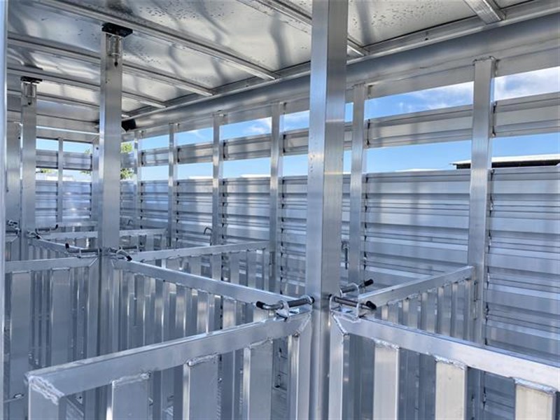 2024 Exiss Exhibitor Mini 615 Bumper Pull Stock Trailer, 8 pens - Image 9