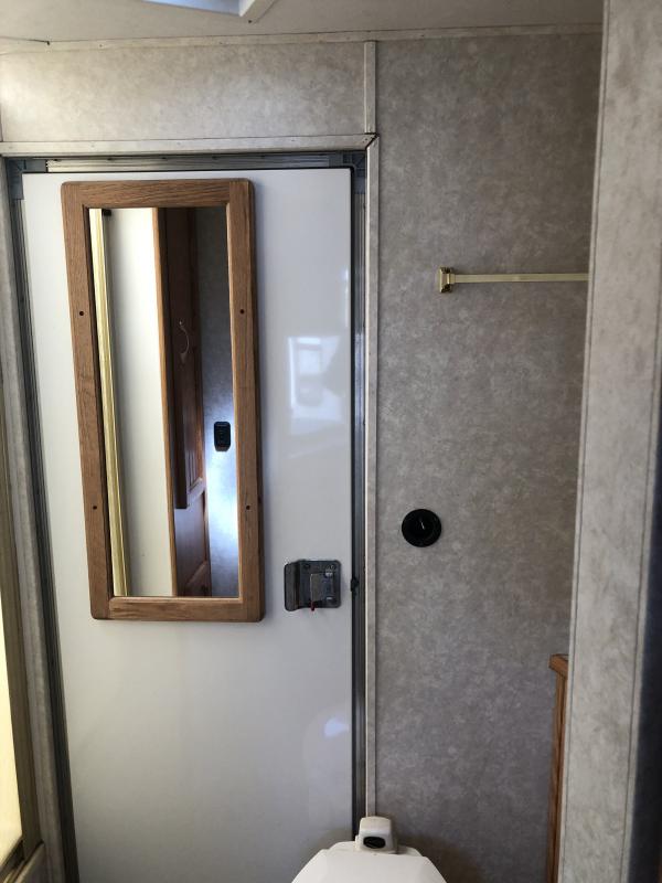 2003 Sundowner Trailers LQ 4H 8010 SIERRA Horse Trailer - Image 12