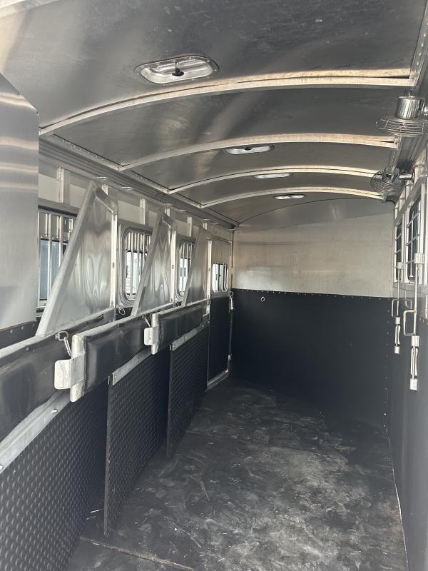 2004 Cherokee Trailers 4H GN Horse Trailer - Image 9