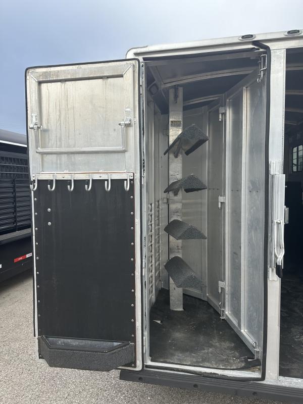 2004 Cherokee Trailers 4H GN Horse Trailer - Image 11