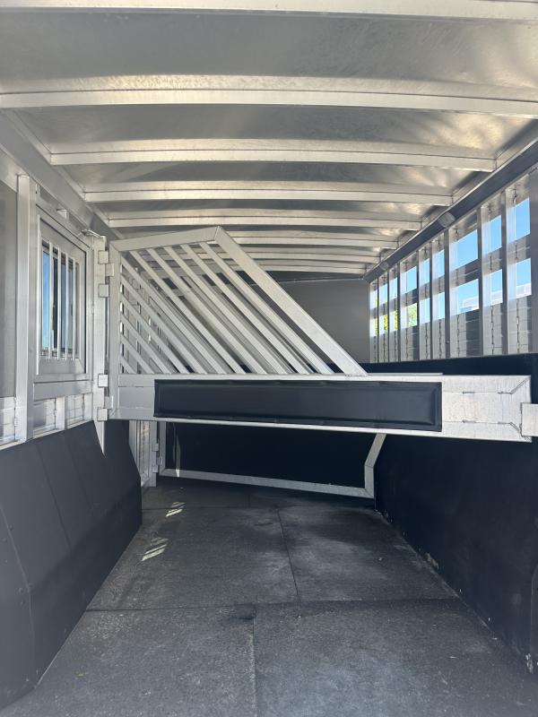 2020 Bloomer 4 Horse Stock Combo Trainer Tack Horse Trailer - Image 7