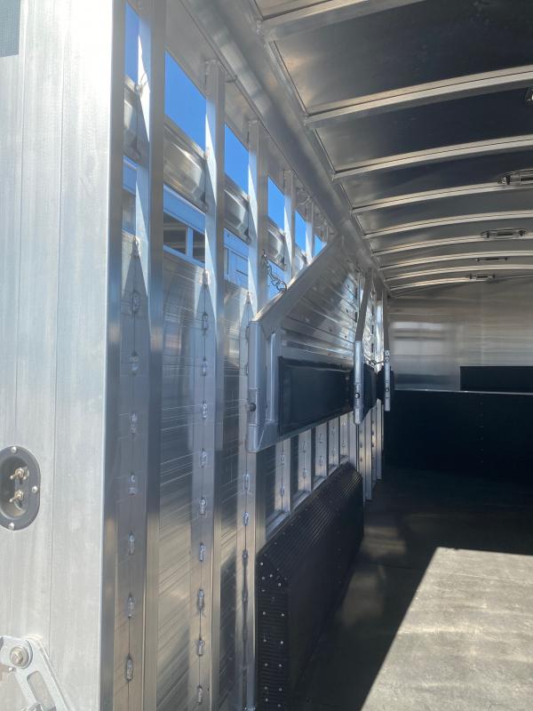 2021 Elite Trailers Slant Load 5 Horse Slant Load - Image 12