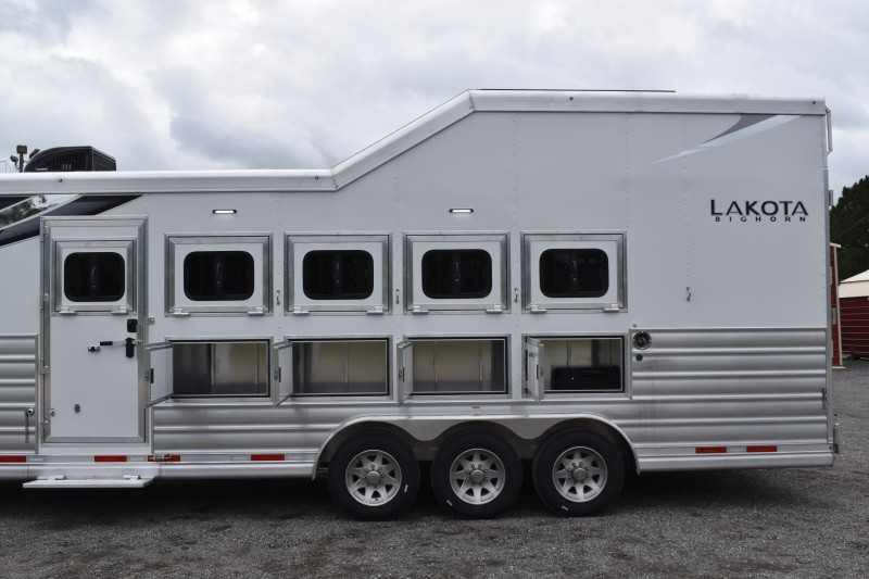 2021 Lakota BigHorn 8519TBB 5 Horse Trailer with 19′ Short Wall - Image 10