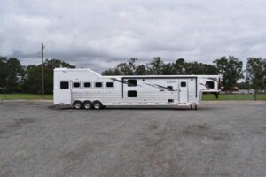 2021 Lakota BigHorn 8519TBB 5 Horse Trailer with 19′ Short Wall