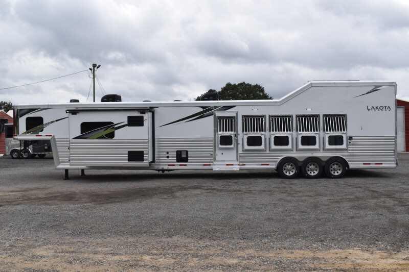 2021 Lakota BigHorn 8519TBB 5 Horse Trailer with 19′ Short Wall - Image 9