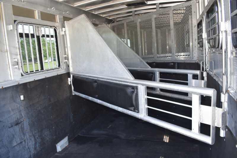 2006 Adam 7302 3 Horse Trailer - Image 11