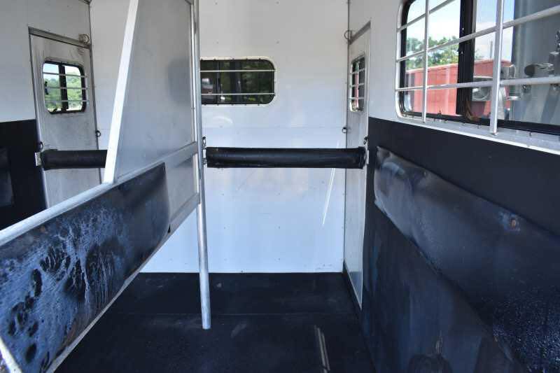 2000 Sundowner 7204GNST 2 Horse Trailer - Image 9