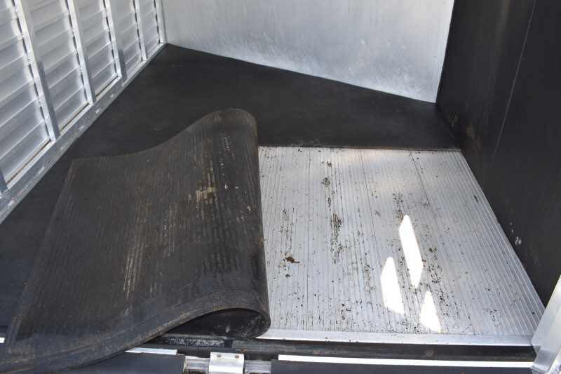 2014 Sundowner 2 Horse Gooseneck Trailer - Image 7