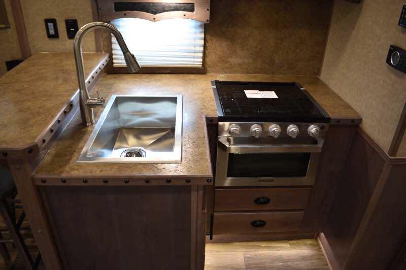 2021 Lakota BigHorn 8519TBB 5 Horse Trailer with 19′ Short Wall - Image 39