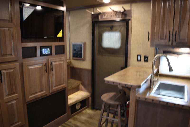2021 Lakota BigHorn 8519TBB 5 Horse Trailer with 19′ Short Wall - Image 40