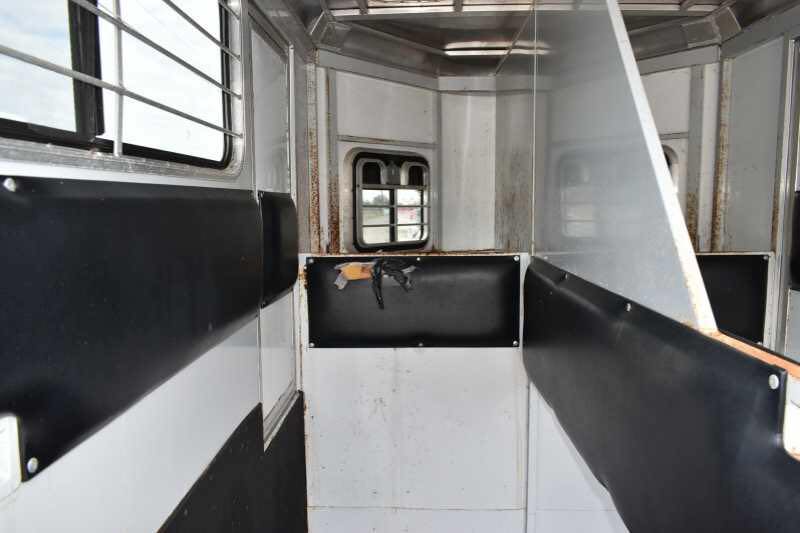 2001 CM Odyssey 2 Horse Trailer - Image 17