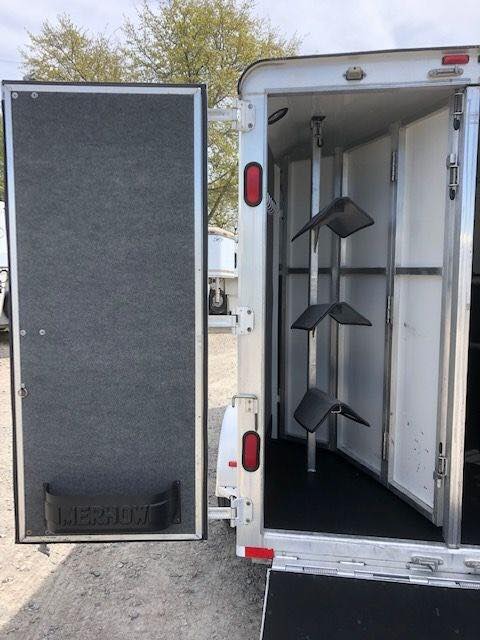 2010 Merhow 3 Horse Slant Load Bumper Pull - Image 2
