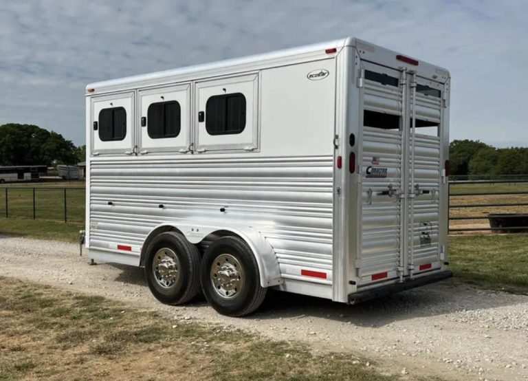 2013 model Cimarron 3 Horse Bumper Pull - Image 12