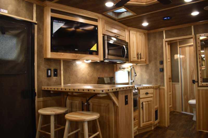 2021 Lakota BIGHORN 8316SRGLQ 3 Horse Trailer with 16′ Short Wall - Image 24
