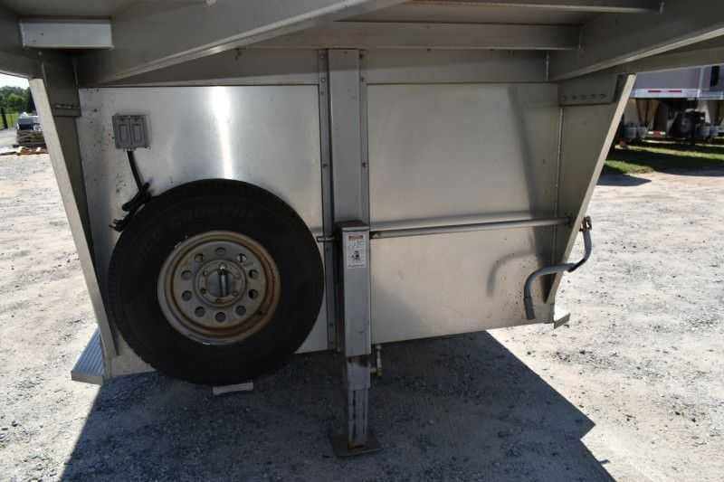 Used 2005 Silver Star 2HGNLQ 2 Horse Trailer with 4′ Short Wall - Image 14