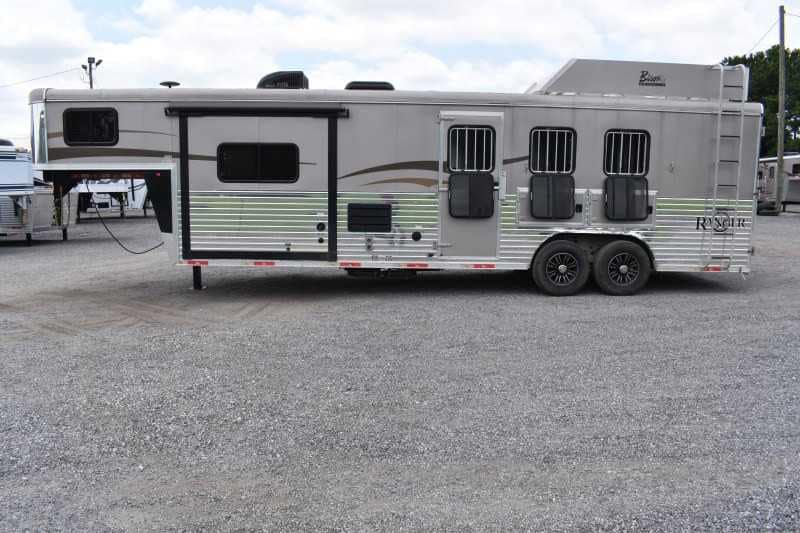 2015 Bison Ranger 3LQ Horse Trailer with 10′ Short Wall - Image 8