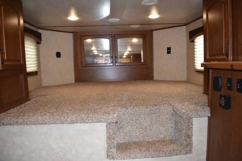 2015 Bison Ranger 3LQ Horse Trailer with 10′ Short Wall - Image 15