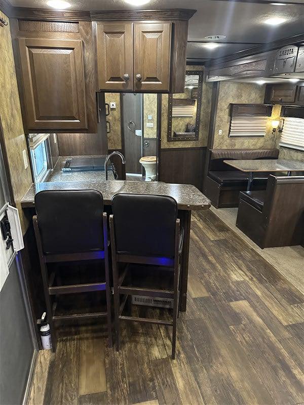 2014 Lakota Bighorn 8416, Generator, Couch, Dinette 17’ Shortwall, 4 Horse Trailer, 12′ Slide. - Image 24