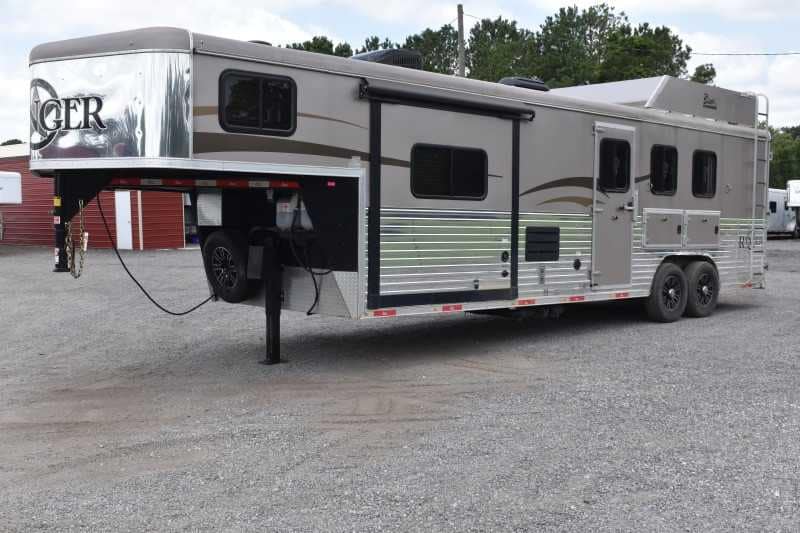 2015 Bison Ranger 3LQ Horse Trailer with 10′ Short Wall - Image 6