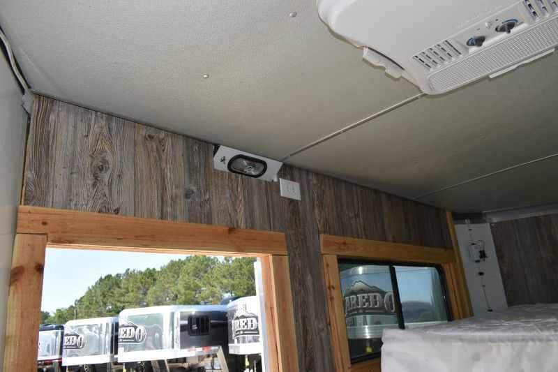 Used 2005 Silver Star 2HGNLQ 2 Horse Trailer with 4′ Short Wall - Image 11