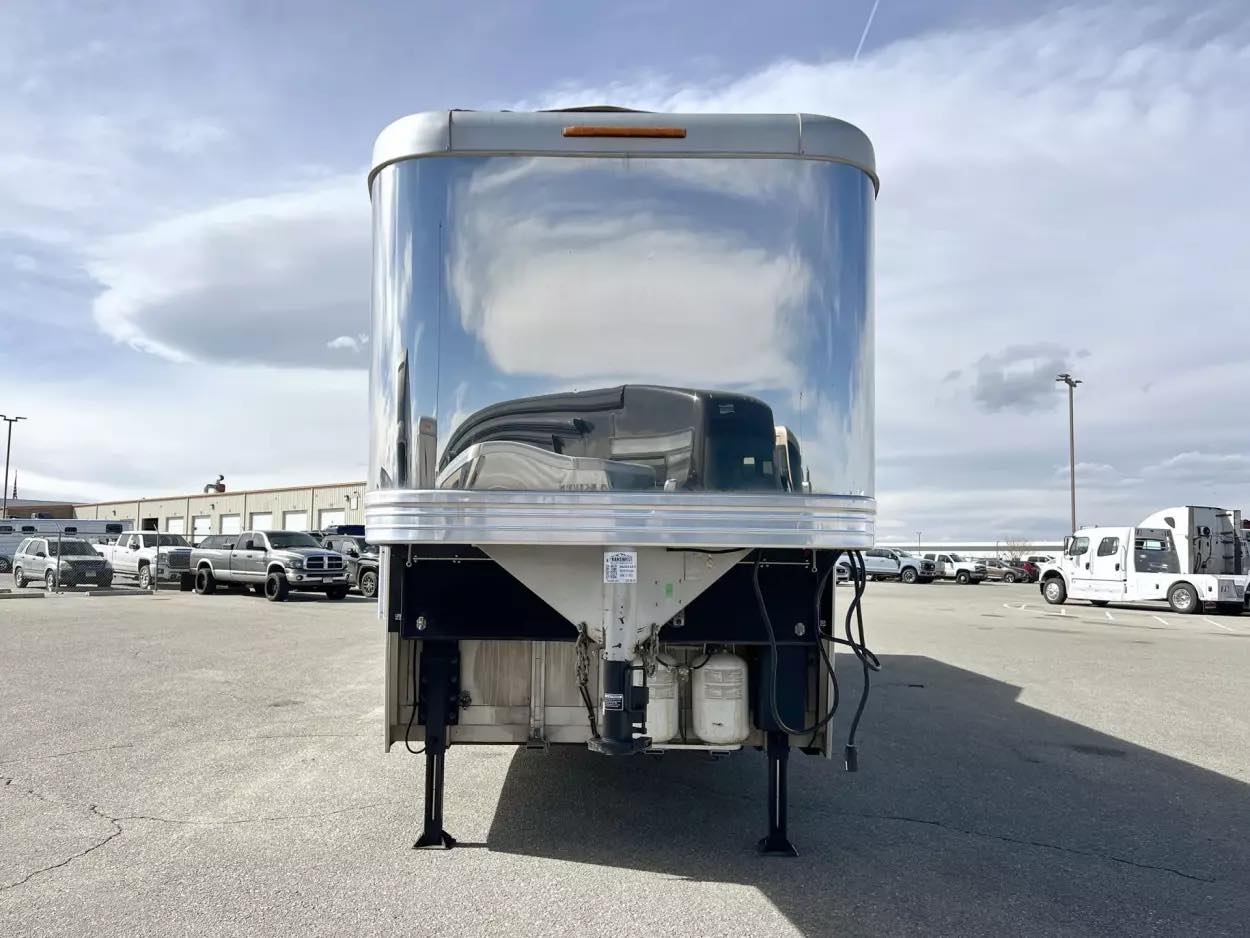 Used 2013 Bloomer 4 Horse 16′ LQ, 7’Slide, Air Ride, Pod, Mister/Water Sys Air ride, HWH Slide, Integrated Pod - Image 26