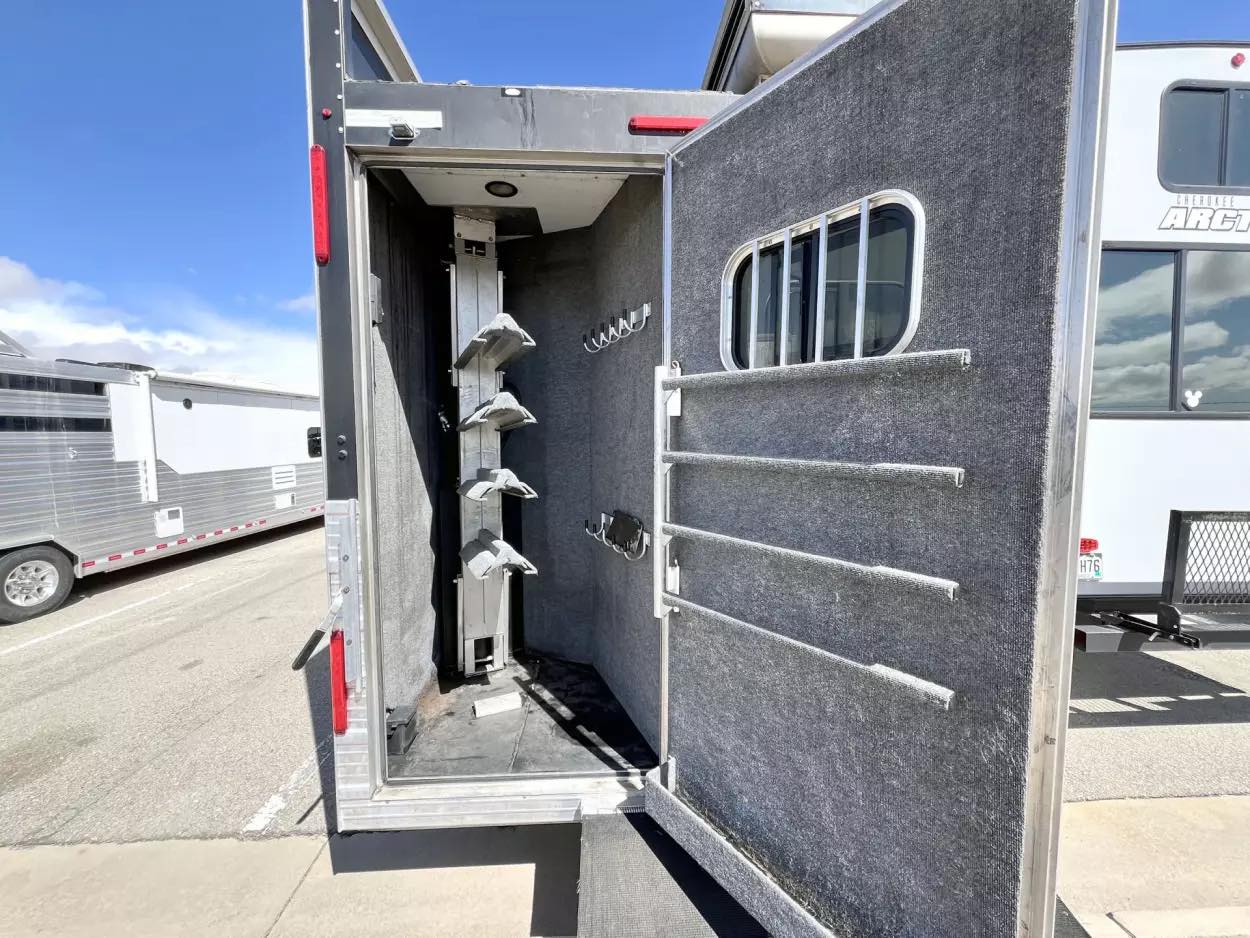 Used 2013 Bloomer 4 Horse 16′ LQ, 7’Slide, Air Ride, Pod, Mister/Water Sys Air ride, HWH Slide, Integrated Pod - Image 20
