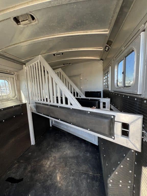 2009 Platinum Coach 3 H 16′ SW w/Outlaw Conversion - Image 14