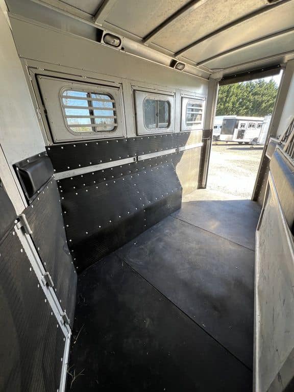 2009 Platinum Coach 3 H 16′ SW w/Outlaw Conversion - Image 20