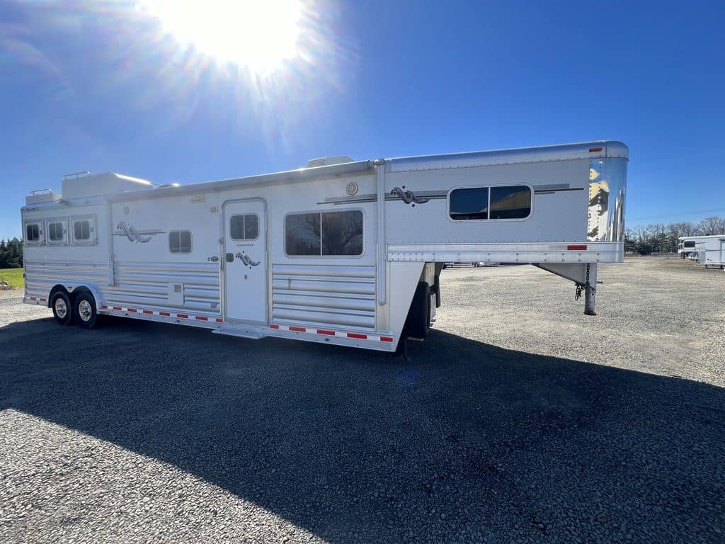2009 Platinum Coach 3 H 16′ SW w/Outlaw Conversion - Image 2