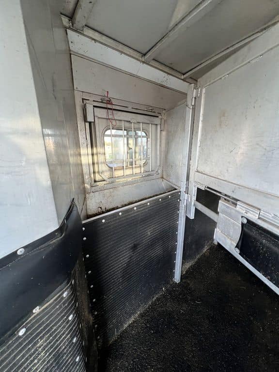 2007 Platinum Coach 8310 LQ 3 Horse - Image 16