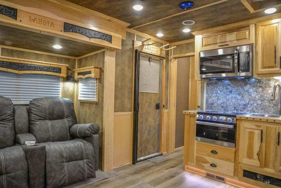 2024 LAKOTA BIG HORN 8417 DOUBLE SLIDE 4 HORSE TRAILER - Image 18