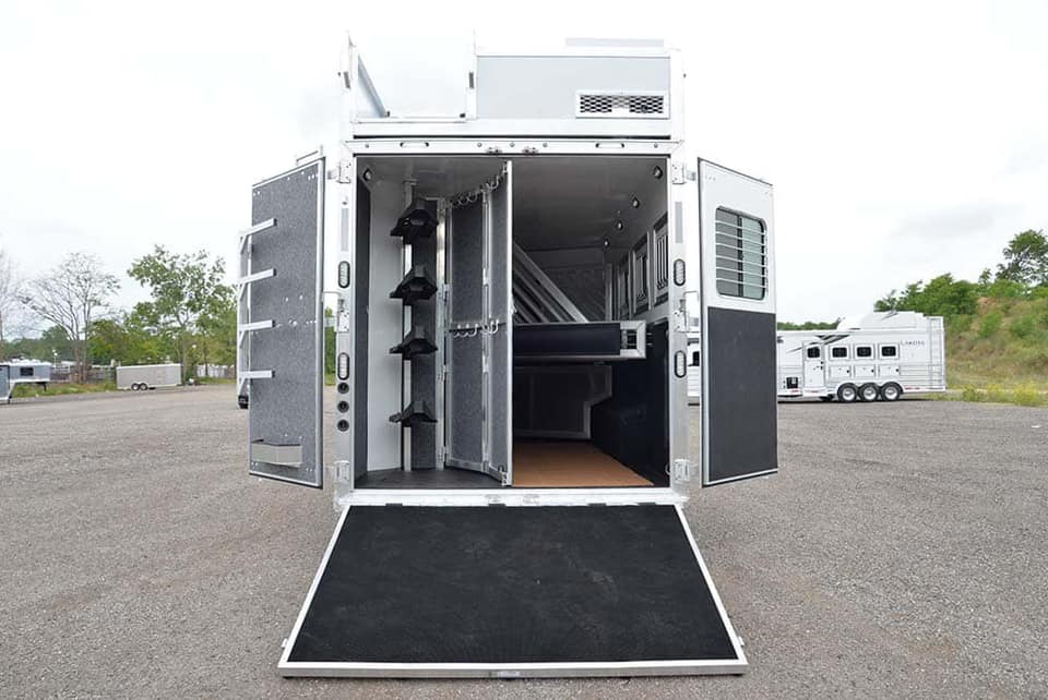2024 LAKOTA BIG HORN 8417 DOUBLE SLIDE 4 HORSE TRAILER - Image 35