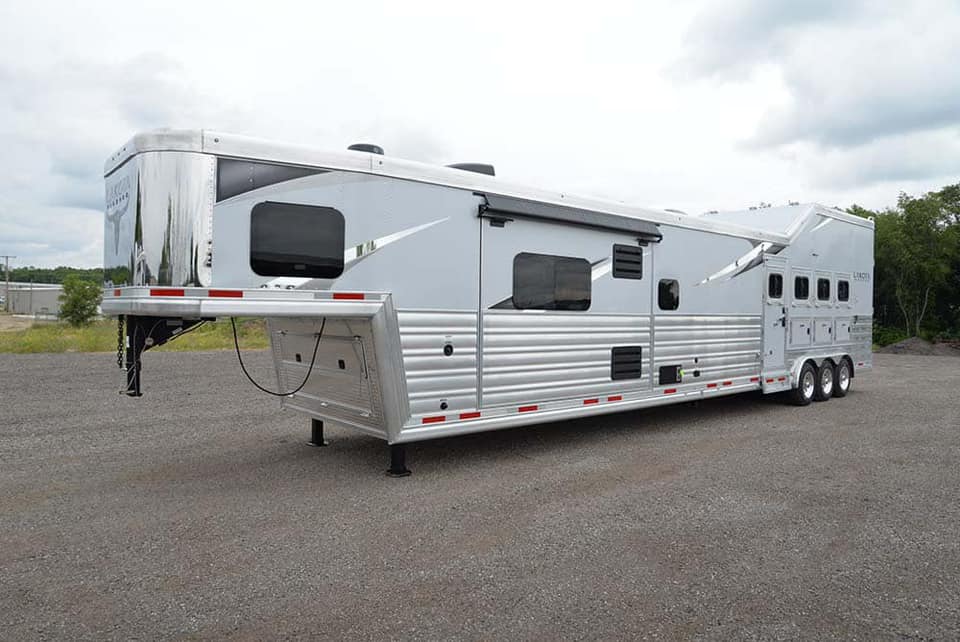 2024 LAKOTA BIG HORN 8417 DOUBLE SLIDE 4 HORSE TRAILER - Image 4