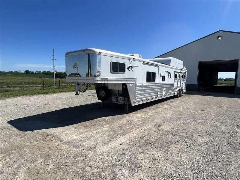 2016 Platinum 4 Horse Reverse Load Bunk Beds - Image 2