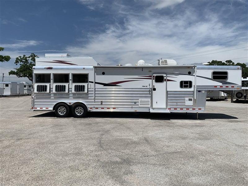 2014 4 Star 3 Horse Slant Living Quaters Outlaw Conversions - Image 3