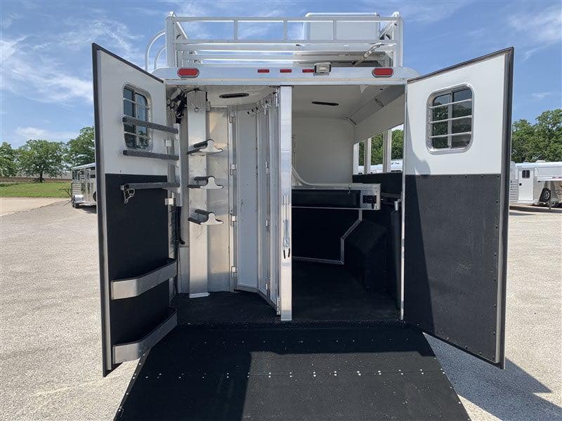 2014 4 Star 3 Horse Slant Living Quaters Outlaw Conversions - Image 10