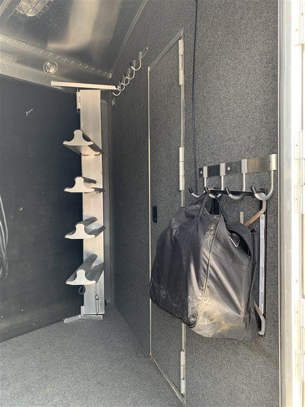 2014 4 Star 4 Horse Slant Living Quaters Outlaw Conversions - Image 16