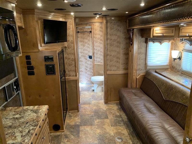 2014 4 Star 3 Horse Slant Living Quaters Outlaw Conversions - Image 21