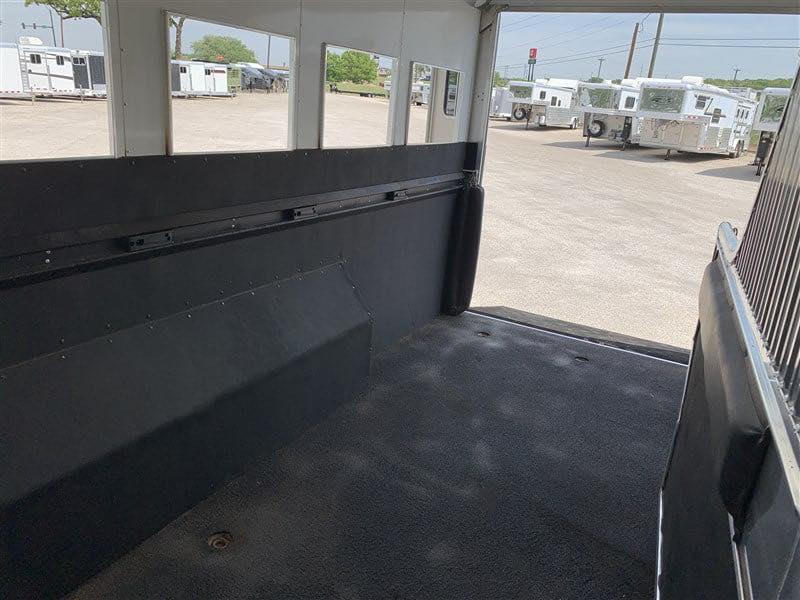 2014 4 Star 4 Horse Slant Living Quaters Outlaw Conversions - Image 13