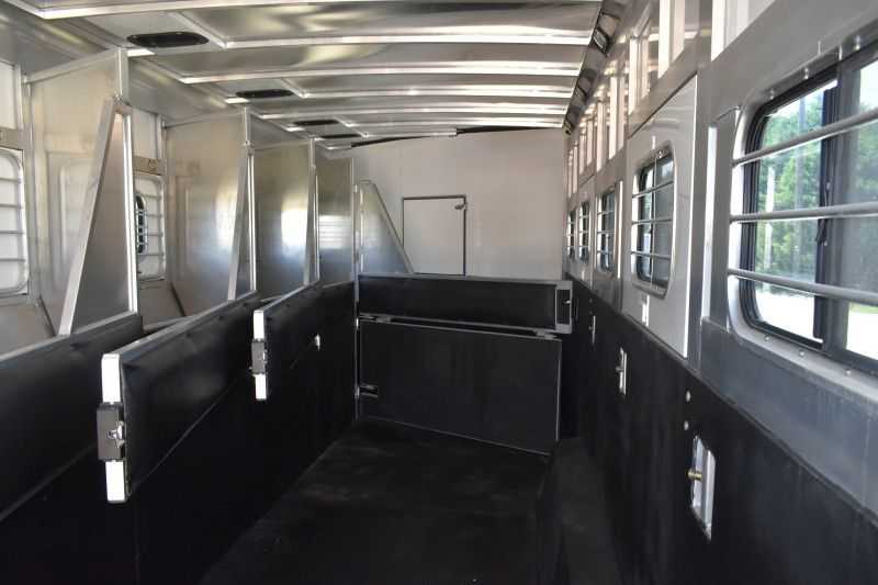 2005 Sundowner Sunlite 6LQ Horse Trailer with 11′ Short Wall 725 Grand Sierra 8612GLQ MidTack - Image 14