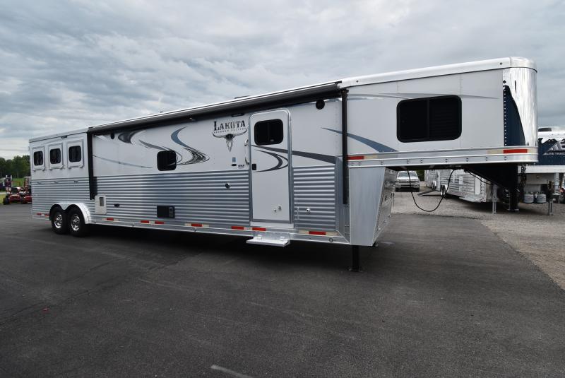 2018 Lakota Bighorn 3 Horse Living Quarters - Image 2